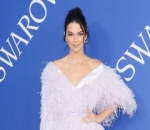 Kendall Jenner Brings Fur to the Red Carpet