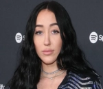 Noah Cyrus Gives Savage Response to Troll Joking About Alleged Love Triangle in Her Family