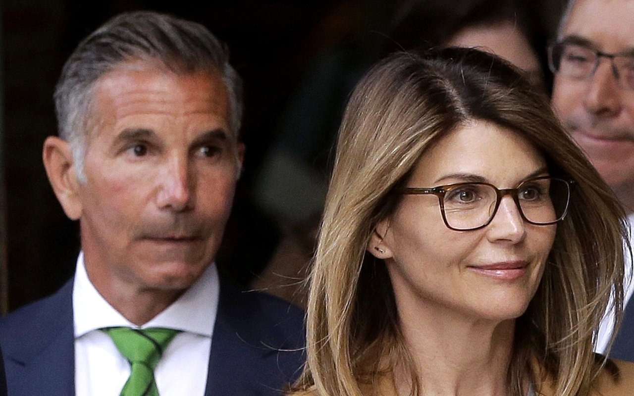 Lori Loughlin and Husband Ask Permission From Court to Travel to Mexico