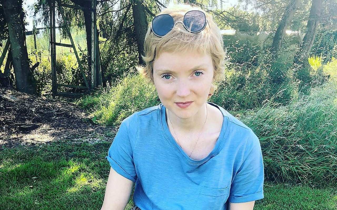 Lily Cole Regrets Ill-Timed Burqa Pic, Claims She Didn't Know About Taliban Takeover in Afghanistan