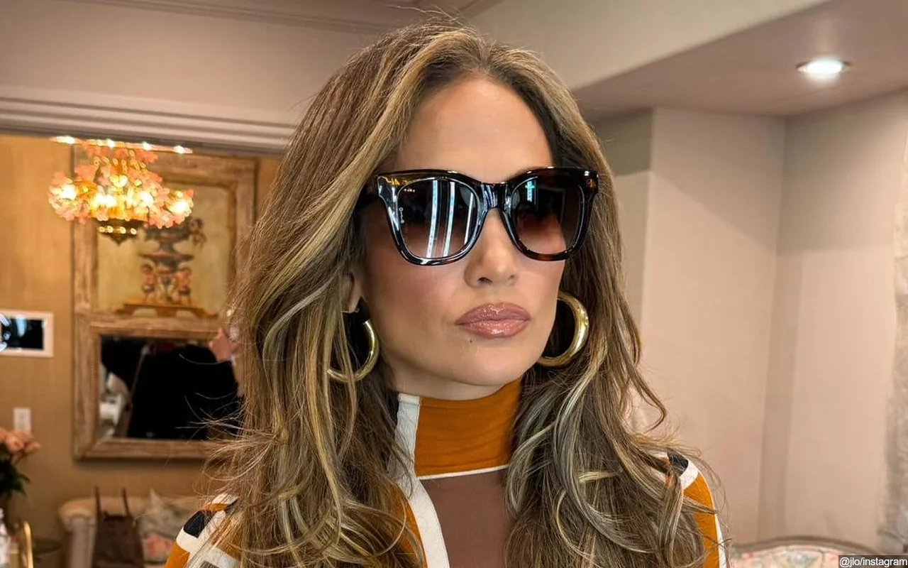 Jennifer Lopez Wows in Red Hot Outfit Ahead of Valentine's Day