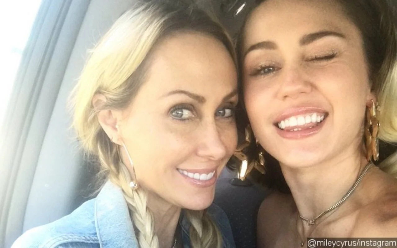 Miley Cyrus Urged Mom to Smoke Weed Despite Tish Calling It 'Devil' Drug