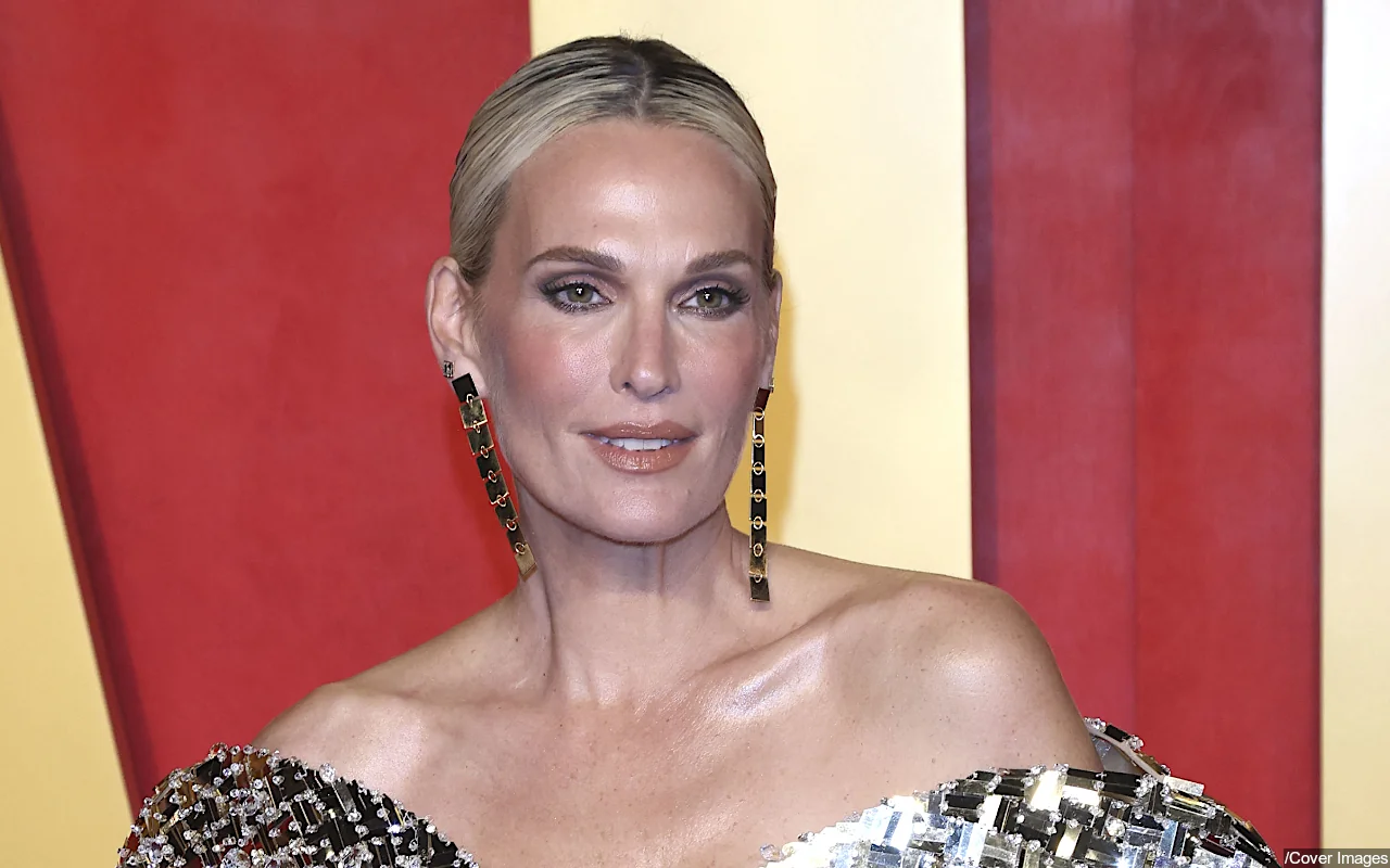 Molly Sims Starved Herself Due to Body-Shaming Comments in Early Modeling Career