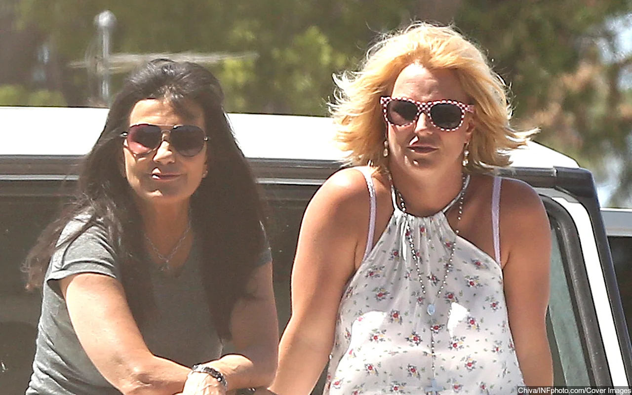 Britney Spears' Mom Flies to L.A. After Singer Blames Lynne for Hotel Outburst