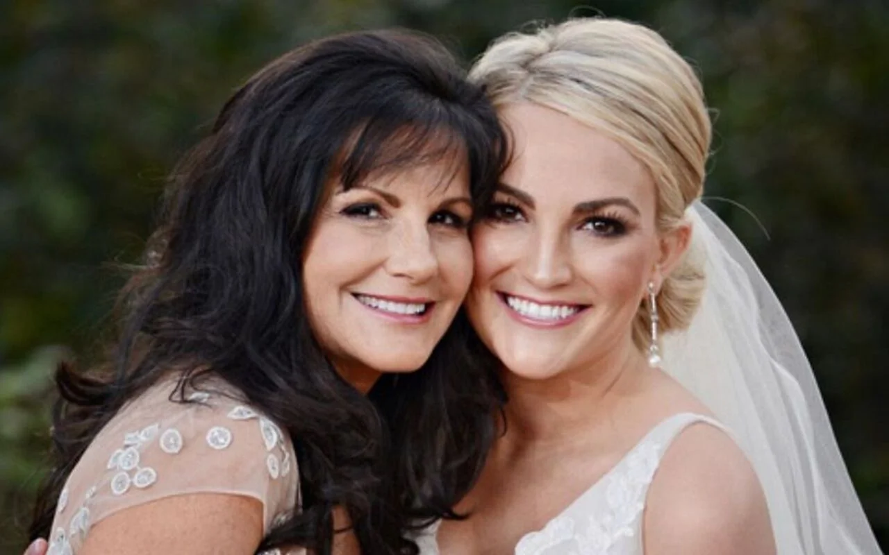 Jamie Lynn Spears Hails Mom After Britney Accuses the Older Woman of Setting Her Up 