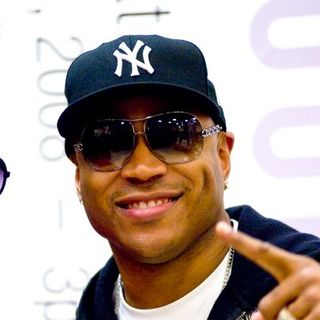 LL Cool J in LL Cool J Presents His Line of Clothers Exclusive To Sears in Chicago - October 23, 2008