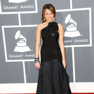 Miley Cyrus in The 51st Annual GRAMMY Awards - Arrivals