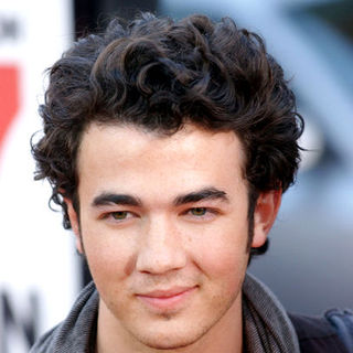 Kevin Jonas, Jonas Brothers in "17 Again" Los Angeles Premiere - Arrivals