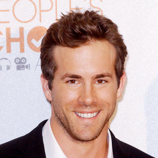 Ryan Reynolds in 36th Annual People's Choice Awards - Press Room