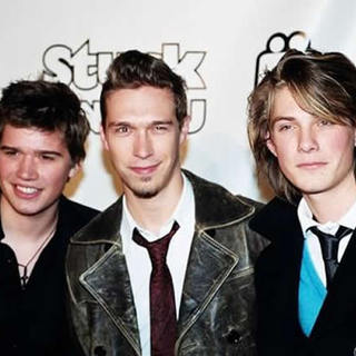 Hanson in The Stuck On You Premiere