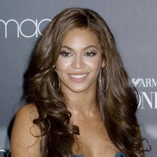 Beyonce Launches Emporio Armani Diamonds Fragrance