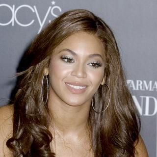 Beyonce Knowles in Beyonce Launches Emporio Armani Diamonds Fragrance