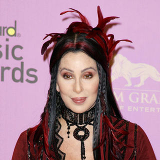 Cher in 2002 Billboard Music Awards - Press Room