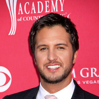 Luke Bryan in 44th Annual Academy Of Country Music Awards - Arrivals