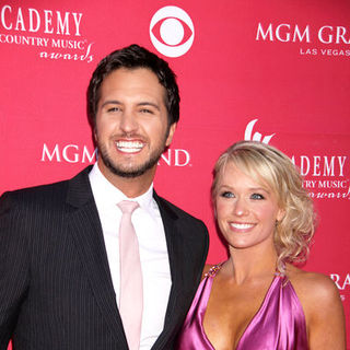 Luke Bryan, Caroline Bryan in 44th Annual Academy Of Country Music Awards - Arrivals