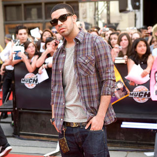 Drake in 2009 MuchMusic Video Awards - Red Carpet Arrivals