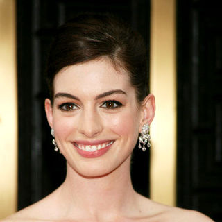 Anne Hathaway in 63rd Annual Tony Awards - Arrivals