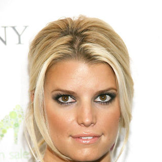 Jessica Simpson in 16th Annual QVC "FFANY Shoes on Sale" Charity Event to Benefit Breast Cancer Research - Arrivals