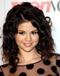 Video: Selena Gomez Wishes Everyone 'Very Happy' Thanksgiving