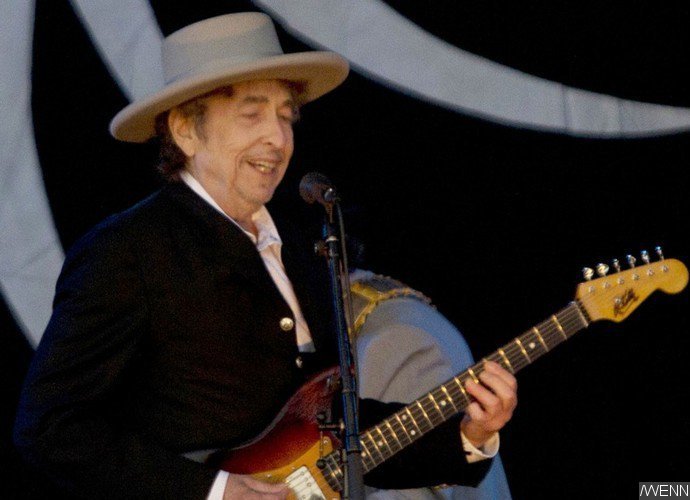 Bob Dylan Called 'Arrogant' for Ignoring Nobel Prize Win