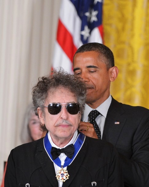 Video: Bob Dylan Receives Medal of Freedom
