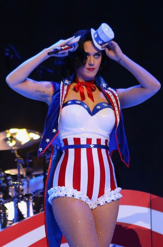 Katy Perry, Usher and 'Glee' Stars Honor Military Families at Kids' Inaugural Concert