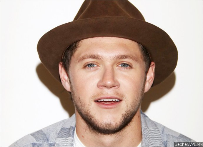 Niall Horan Kicks Off Solo Tour With Dreamy Rendition of One Direction's Song