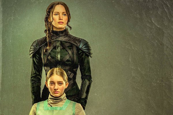 The Everdeen Sisters Grace New 'Hunger Games: Mockingjay, Part 2' Poster