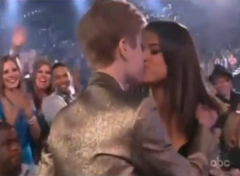 selena gomez justin bieber kiss billboard music awards. Video: Justin Bieber Praises