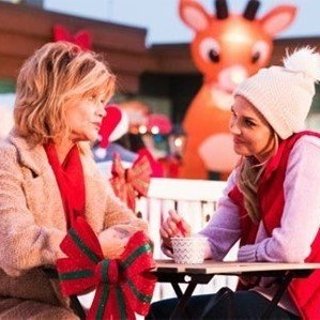 Markie Post and Arielle Kebbel (Chloe) in Lifetime's Four Christmases and a Wedding (2017)