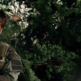 Emile Hirsch stars as Danny Dietz in Universal Pictures' Lone Survivor (2014)