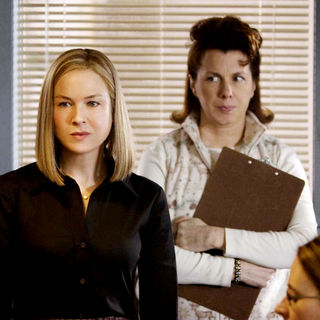 Renee Zellweger stars as Lucy Hill and Siobhan Fallon stars as Blanche Gunderson in Lionsgate Films' New in Town (2009). Photo credit by Rebecca Sandulak.