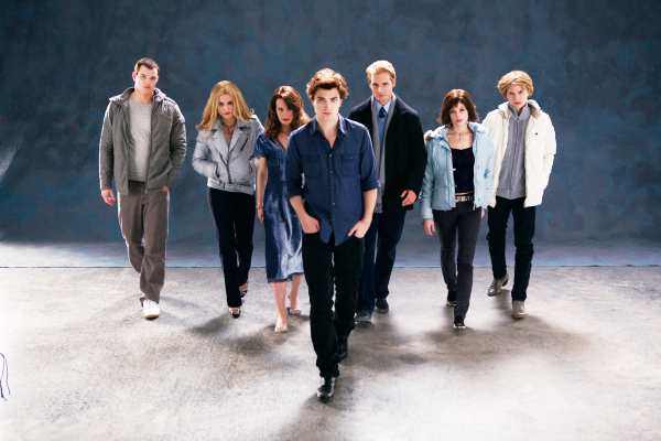 Kellan Lutz, Nikki Reed, Elizabeth Reaser, Robert Pattinson, Peter Facinelli, Ashley Greene and  Jackson Rathbone in Summit Entertainment's Twilight (2008)