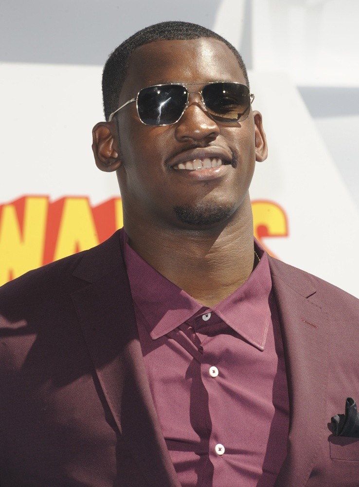 Aldon Smith Picture 1 - The 2015 MTV Movie Awards - Red Carpet ...