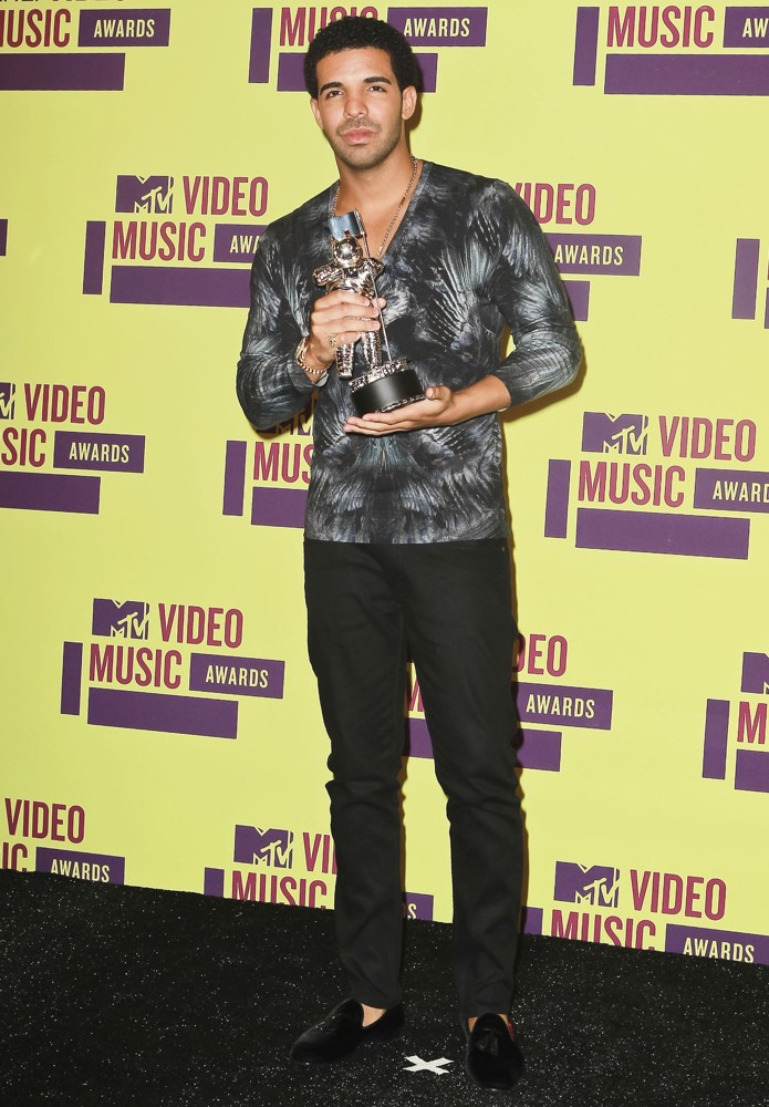 drake-2012-mtv-video-music-awards-press-room-02.jpg