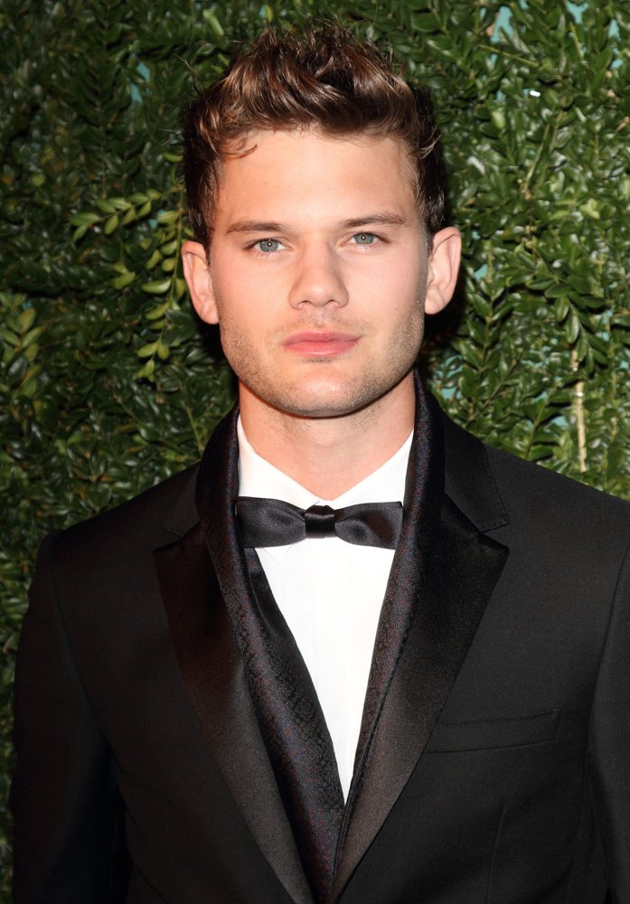 2014 Jeremy Irvine