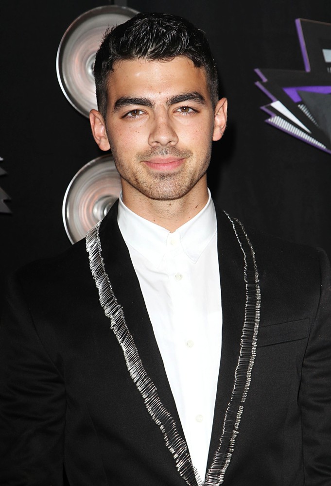 Joe Jonas - Wallpaper Actress