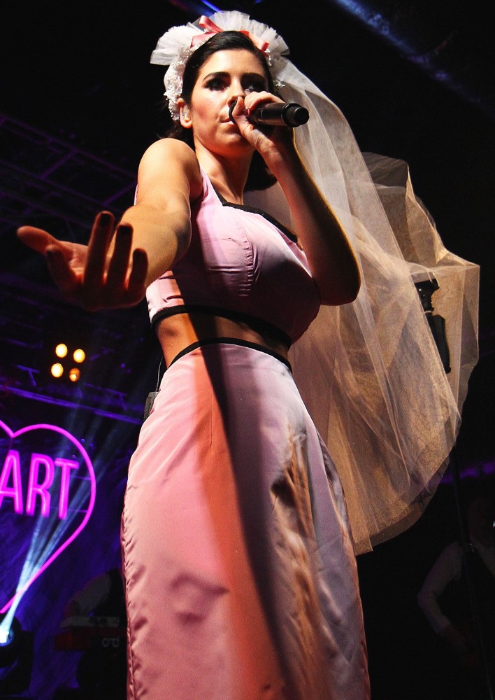 marina-and-the-diamonds-picture-11-marina-and-the-diamonds-performs-live