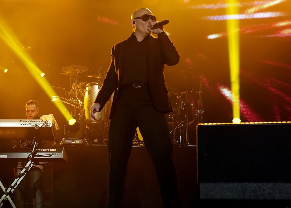 Pitbull Performing