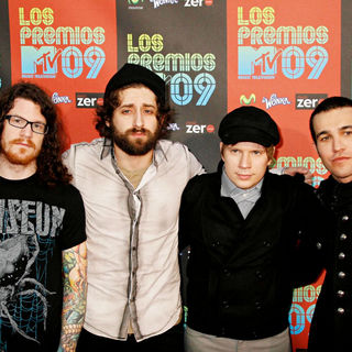 Fall Out Boy at Los Premios MTV 2009 - Arrivals