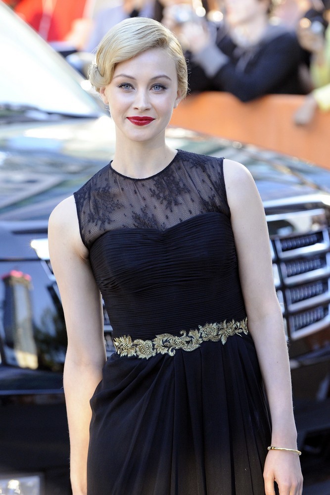 sarah-gadon-36th-annual-toronto-international-film-festival-02.jpg