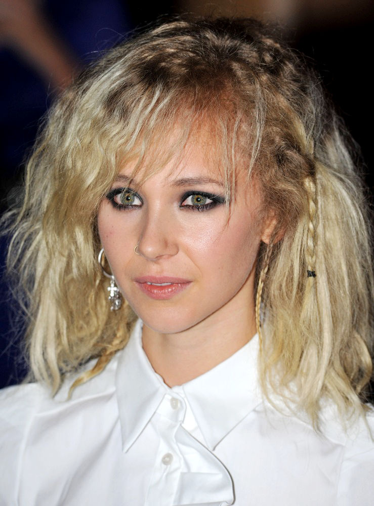 Juno Temple - Gallery Photo