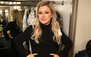 Kelly Clarkson Asks iHeartRadio to Play 'Heat' After Company Denies Her Claim