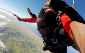 Take a Look at Viola Davis' Awesome Reaction After Jumping Out of Plane