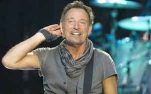 Bruce Springsteen Treats Fans to Mini Concert at 'Blinded by the Light' Premiere