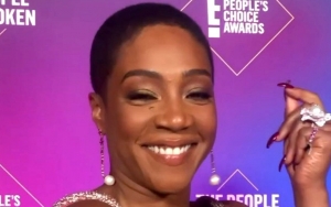 Tiffany Haddish Has Emotional Moment on People's Choice Awards Red Carpet