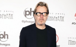 Gary Oldman Admits to Be Uneasy With His Lack of Disguise in 'Mank'