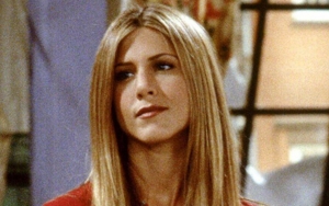 Jennifer Aniston Feels Like 'Time Stopped' When Returning to 'Friends' Set for Reunion Special