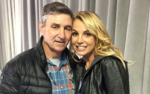 Britney Spears' Father Signs Papers in First Pics Since Her Conservatorship Hearing