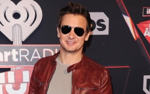 Jeremy Renner Jokes About Not Having Shower for a Week After Snowplow Accident: 'Gross'